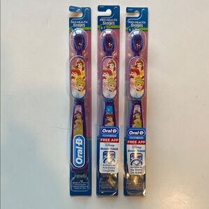 NEW Oral-B Disney Princess Toothbrush Set  Ages 5-7